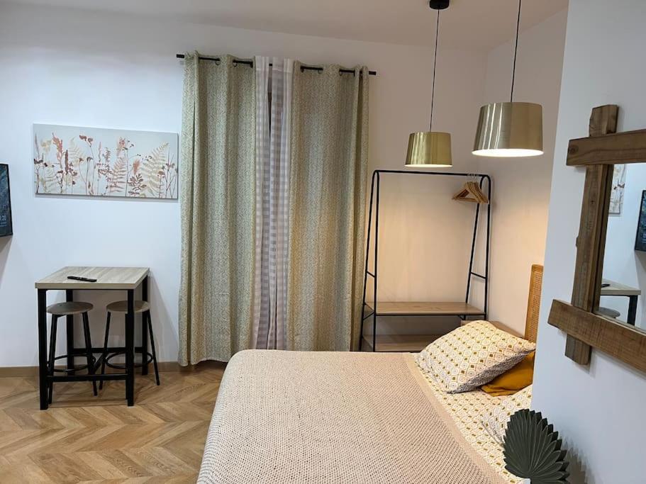 4M Studio Apartment Jouques Bagian luar foto